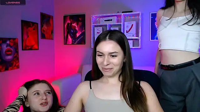 nekky mouse online show from October 7, 2025, 9:28 am