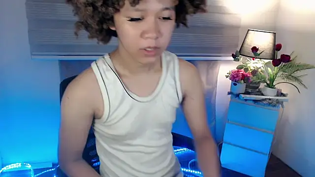 9INCHESHARDCOCK online show from December 22, 2025, 6:43 am