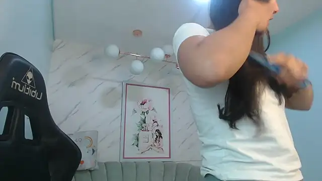 Snapshot of victoria_hernandez_t_ chatting on May 6, 2026, 1:05 pm victoria hernandez t online show from May 6, 2026, 1:05 pm