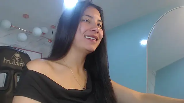Snapshot of victoria_hernandez_t_ chatting on May 22, 2026, 1:06 pm victoria hernandez t online show from May 22, 2026, 1:06 pm