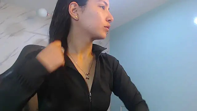 Snapshot of victoria_hernandez_t_ chatting on June 10, 2026, 1:10 pm victoria hernandez t online show from June 10, 2026, 1:10 pm