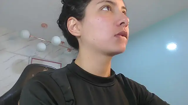 Snapshot of victoria_hernandez_t_ chatting on June 18, 2026, 1:04 pm victoria hernandez t online show from June 18, 2026, 1:04 pm