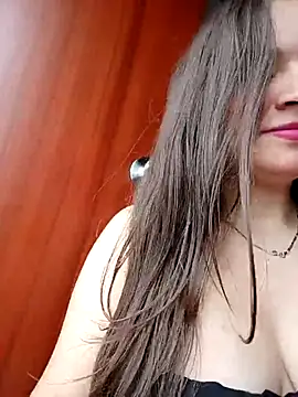 Isa Acosta online show from October 2, 2025, 2:02 pm