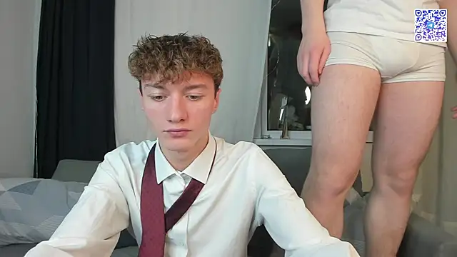 Snapshot of Kevin_Young_Cat chatting on December 15, 2025, 7:40 pm Kevin Young Cat online show from December 15, 2025, 7:40 pm