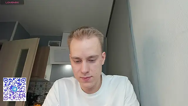 Snapshot of Kevin_Young_Cat chatting on December 18, 2025, 9:15 am Kevin Young Cat online show from December 18, 2025, 9:15 am