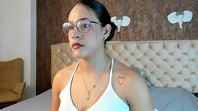 Snapshot of LaurenMitchell1 chatting on October 23, 2025, 1:21 pm LaurenMitchell1 online show from October 23, 2025, 1:21 pm