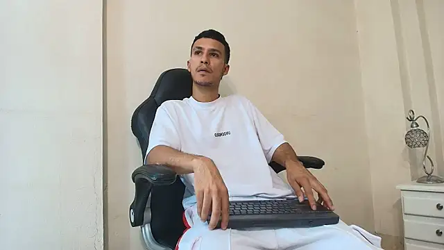 Marcus Jeron online show from April 24, 2026, 1:41 am