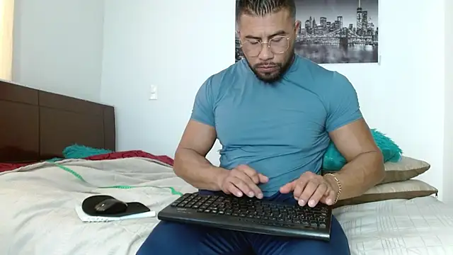 AntonyDAngelo25 online show from September 14, 2025, 9:25 pm