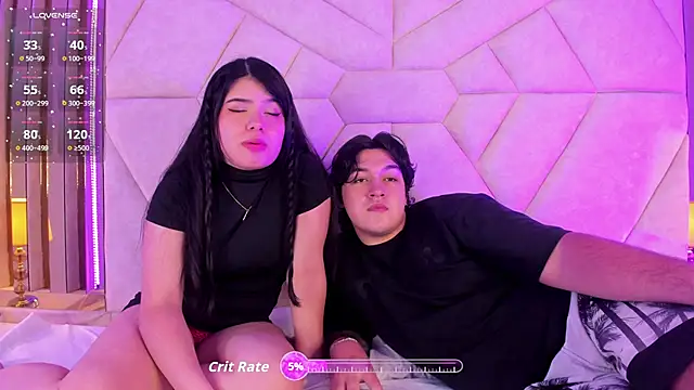 Snapshot of EmilyANDrew_ chatting on October 1, 2025, 4:40 am EmilyANDrew online show from October 1, 2025, 4:40 am