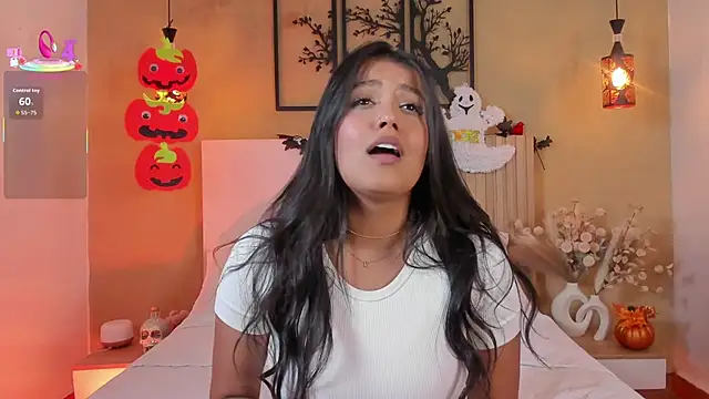 Camila Bustamante online show from October 29, 2025, 4:42 pm