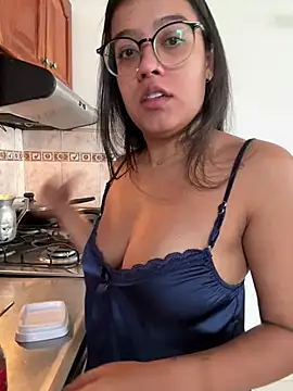 Camila Bustamante online show from June 29, 2026, 1:55 pm