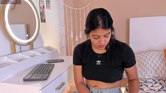 Camila Bustamante online show from July 4, 2026, 4:13 pm