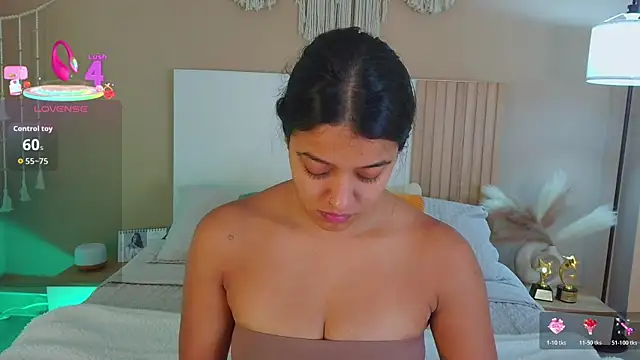 Camila Bustamante online show from July 10, 2026, 1:25 pm