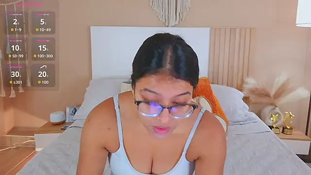 Camila Bustamante online show from July 14, 2026, 2:34 pm
