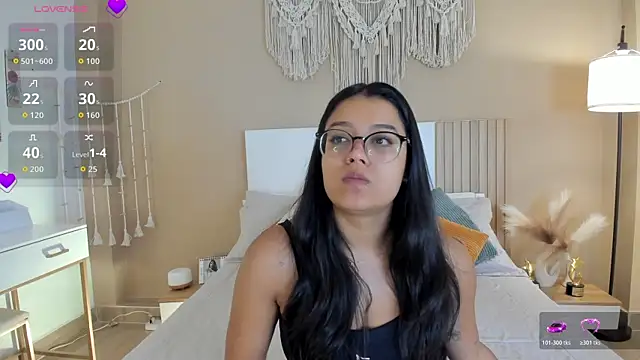 Camila Bustamante online show from July 23, 2026, 1:42 pm