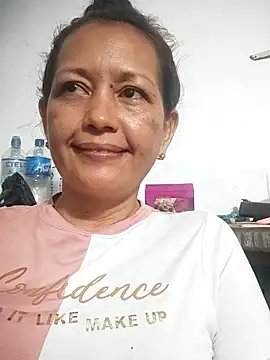 marinita13 online show from October 10, 2025, 12:53 am