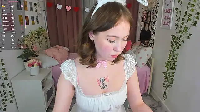 LanaRoselle online show from February 13, 2026, 9:22 pm