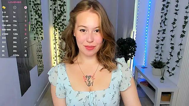 LanaRoselle online show from August 8, 2026, 9:39 pm