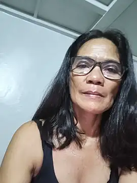 Snapshot of ImYourWoman_55 chatting on June 3, 2026, 7:41 pm ImYourWoman 55 online show from June 3, 2026, 7:41 pm