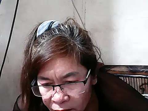 Snapshot of Hottestsexxy_Elynnn chatting on June 3, 2026, 5:43 am Hottestsexxy Elynnn online show from June 3, 2026, 5:43 am