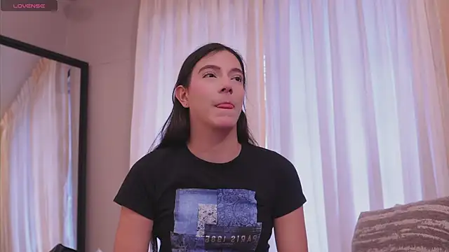 Snapshot of Ariaa_Isabell chatting on June 1, 2026, 6:31 pm Ariaa Isabell online show from June 1, 2026, 6:31 pm