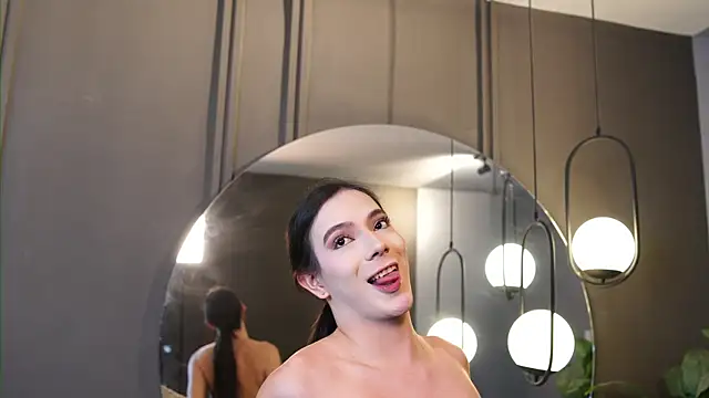 Ariaa Isabell online show from July 15, 2026, 6:35 pm