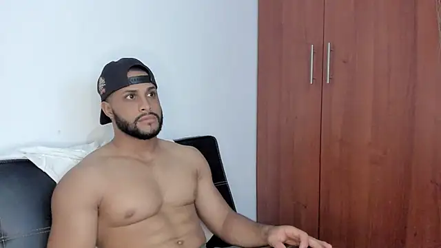 Pier Simons online show from October 28, 2025, 9:46 am