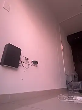 Max Rain online show from November 22, 2025, 3:44 pm