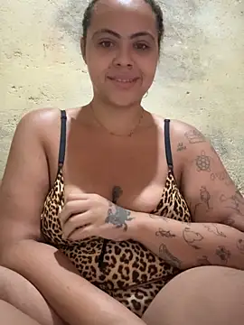 Chloe Leaozinho online show from April 6, 2026, 11:22 am