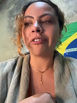 Snapshot of Chloe_Leaozinho chatting on June 14, 2026, 2:24 am Chloe Leaozinho online show from June 14, 2026, 2:24 am