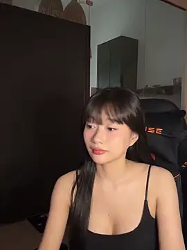 Snapshot of _Meimeibaby_ chatting on October 4, 2025, 8:23 am Meimeibaby online show from October 4, 2025, 8:23 am