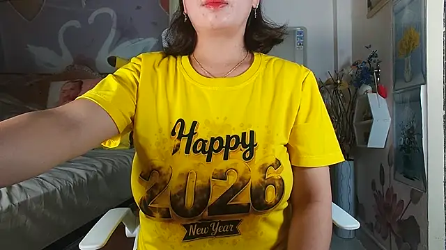 Snapshot of lyly_asian chatting on August 1, 2026, 1:21 pm lyly asian online show from August 1, 2026, 1:21 pm