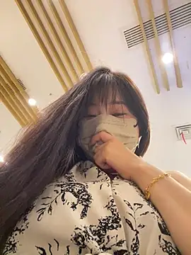 Snapshot of xiao-mo520 chatting on May 17, 2026, 11:28 am xiao-mo520 online show from May 17, 2026, 11:28 am