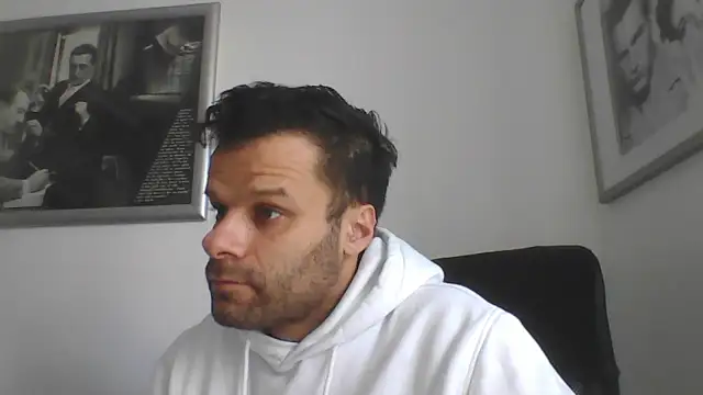 Snapshot of FROCETTO93 chatting on December 19, 2025, 1:18 pm FROCETTO93 online show from December 19, 2025, 1:18 pm