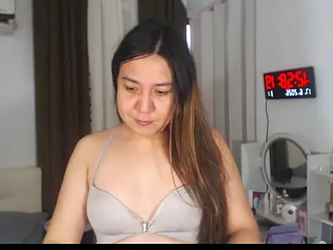 Snapshot of stellahugeX chatting on June 17, 2026, 4:59 am stellahugeX online show from June 17, 2026, 4:59 am