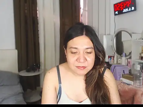 Snapshot of stellahugeX chatting on June 18, 2026, 8:47 am stellahugeX online show from June 18, 2026, 8:47 am