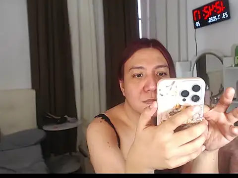 Snapshot of stellahugeX chatting on July 23, 2026, 4:43 am stellahugeX online show from July 23, 2026, 4:43 am