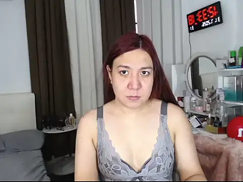 Snapshot of stellahugeX chatting on July 31, 2026, 4:34 am stellahugeX online show from July 31, 2026, 4:34 am
