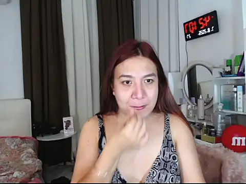 Snapshot of stellahugeX chatting on August 6, 2026, 8:22 pm stellahugeX online show from August 6, 2026, 8:22 pm