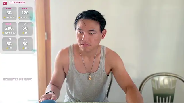 Snapshot of AsianBoy_WhiteDaddy chatting on June 19, 2026, 4:39 am AsianBoy WhiteDaddy online show from June 19, 2026, 4:39 am