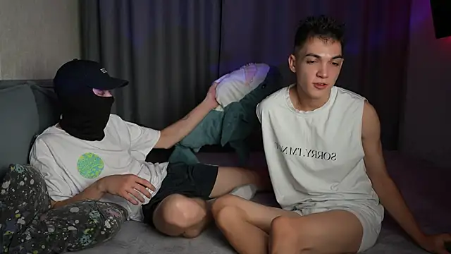 Snapshot of MattyandAiden chatting on August 5, 2026, 7:28 pm MattyandAiden online show from August 5, 2026, 7:28 pm