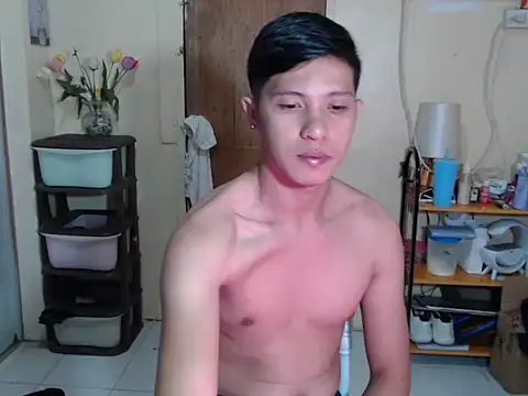 Snapshot of darryl_hugecok chatting on July 18, 2026, 7:50 pm darryl hugecok online show from July 18, 2026, 7:50 pm