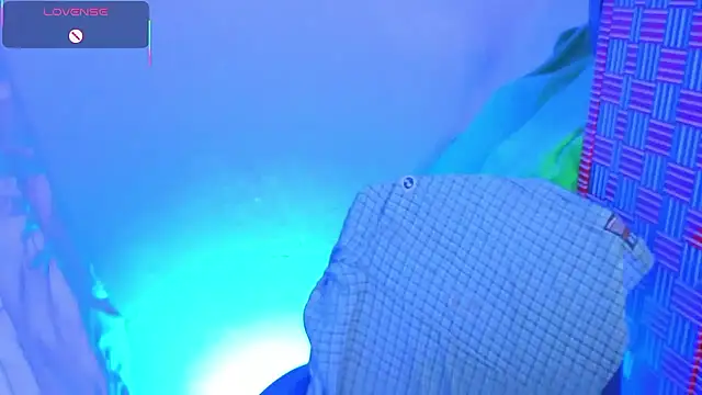 Miranda sexlove  online show from January 14, 2026, 6:08 am