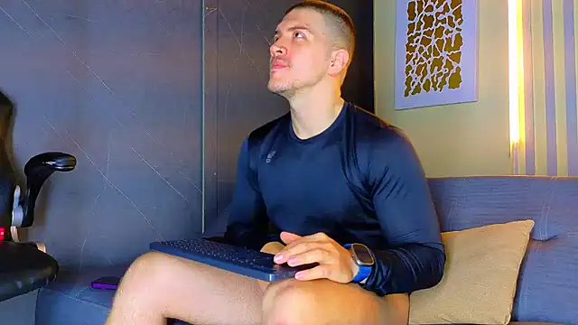 ALANNFERRER online show from June 21, 2026, 10:29 am