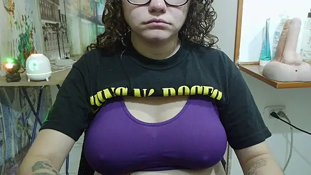 Snapshot of greeneyes_nurse chatting on May 15, 2026, 3:46 am greeneyes nurse online show from May 15, 2026, 3:46 am