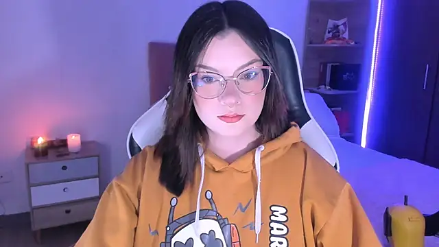 OphelianaRose33 online show from September 8, 2025, 11:26 pm