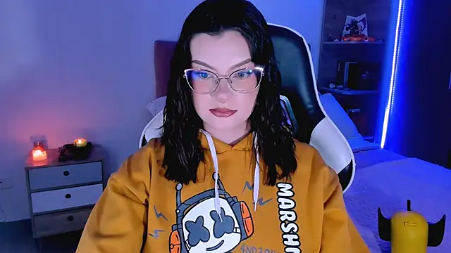 OphelianaRose33 online show from September 23, 2025, 10:13 pm