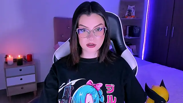 OphelianaRose33 online show from November 13, 2025, 10:41 pm