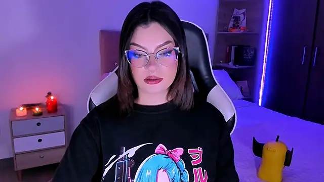 OphelianaRose33 online show from November 23, 2025, 9:25 pm