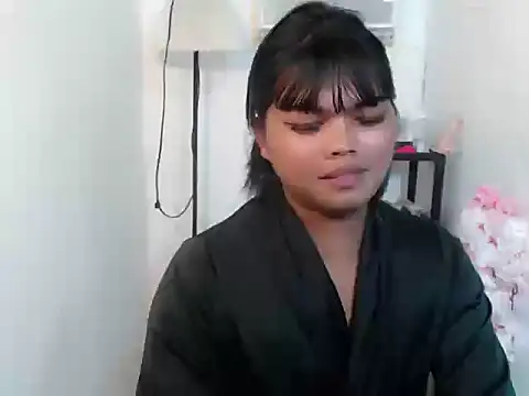 Snapshot of FROXXX21 chatting on July 8, 2026, 10:42 am FROXXX21 online show from July 8, 2026, 10:42 am